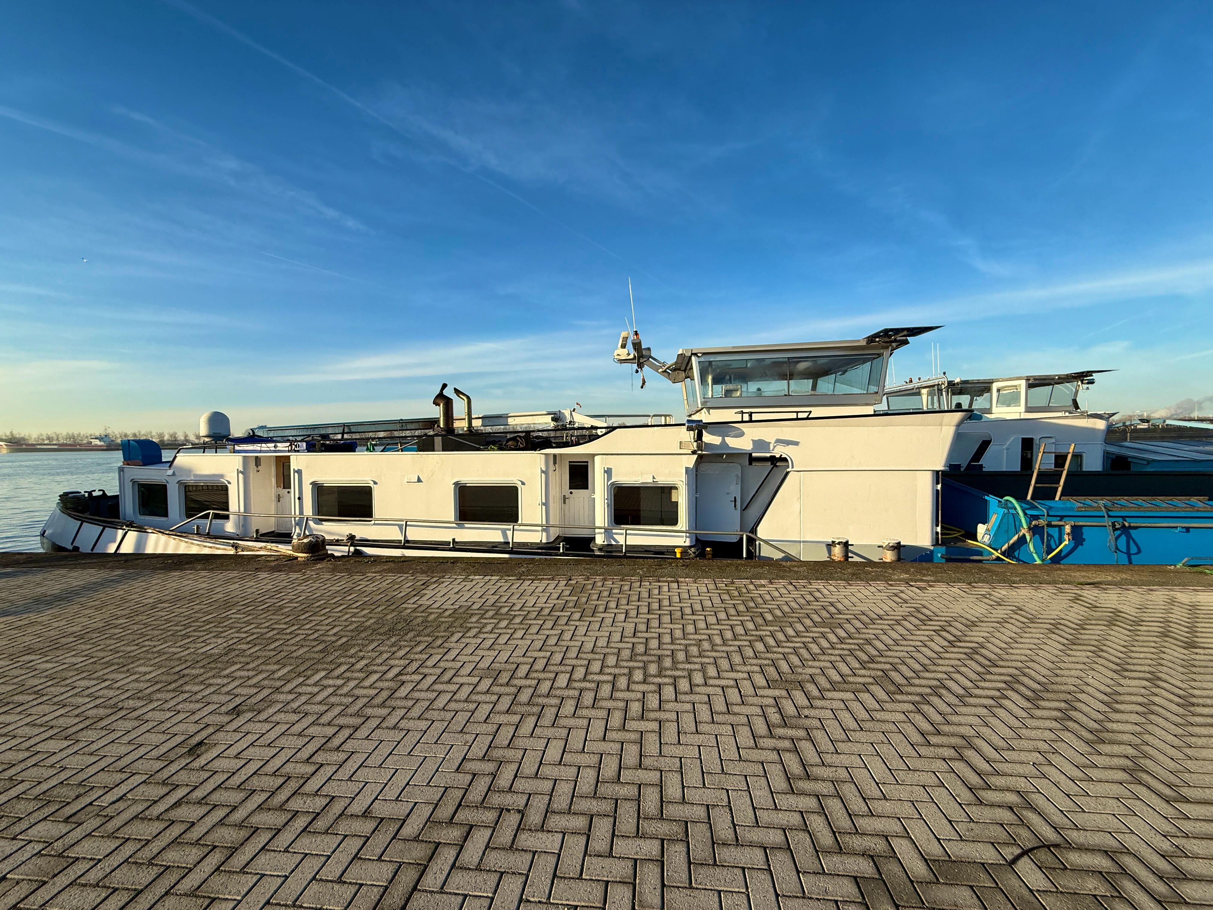 Maasdam — thumbnail 2